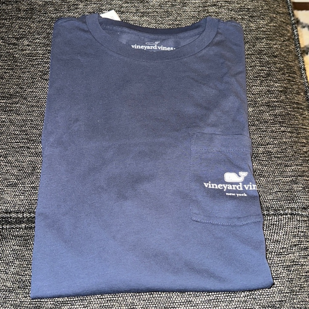 Navy shirt sleeve Vineyard Vines tee